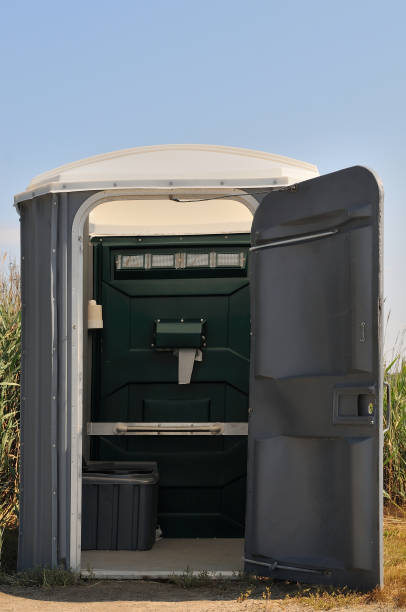 Best Affordable portable toilet rental  in Waverly, IA